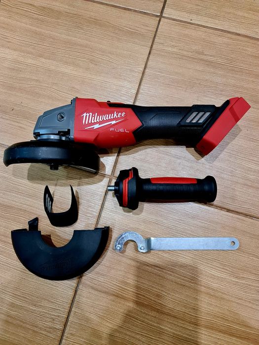 Майже Нова Болгарка MILWAUKEE 2024