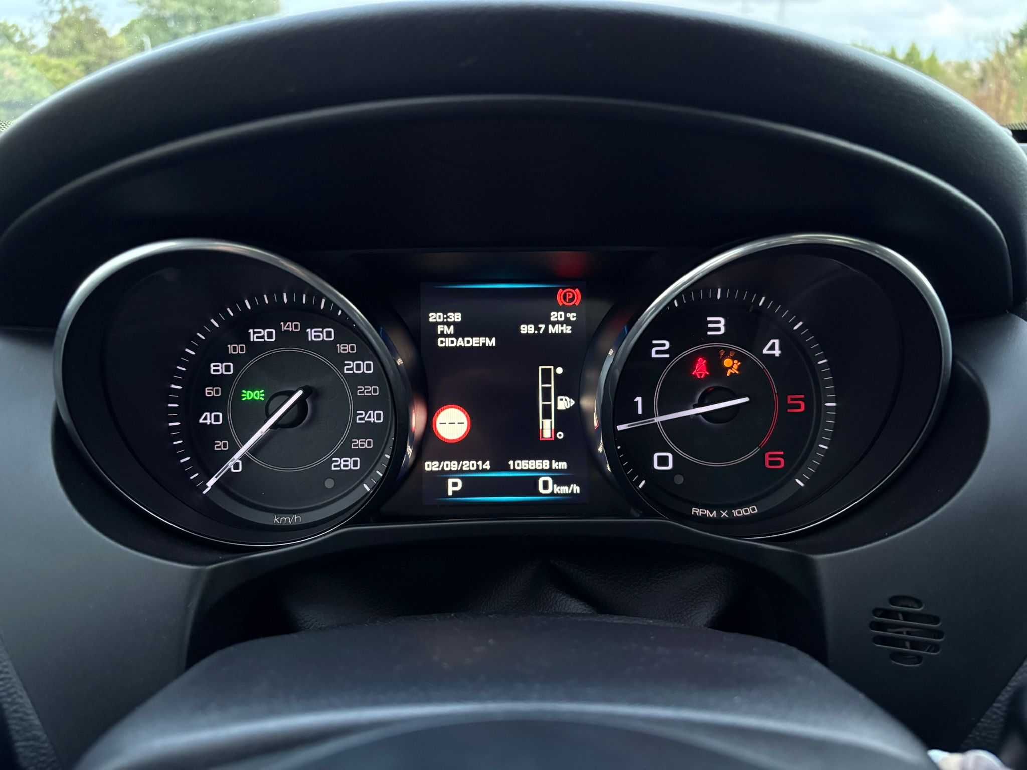 Jaguar XE 2.0 D Aut /Possibilidade de financiamento