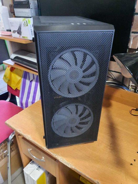 Корпус полноразмерный ATX Qube QB бок стекло. 2 вент 200 мм и 120 ARGB