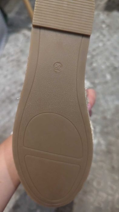 Buty nowe damskie 38 złote