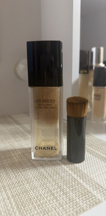 Chanel Les Beiges Eau De Teint тональний крем