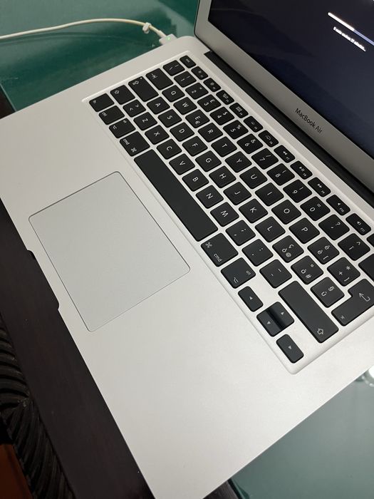 MacBook Air 13” (2017) — A1466 | SSD 128 GB | Excelente estado