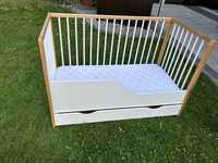 Łóżeczko drewniane dla niemowlaka noworodka + materac