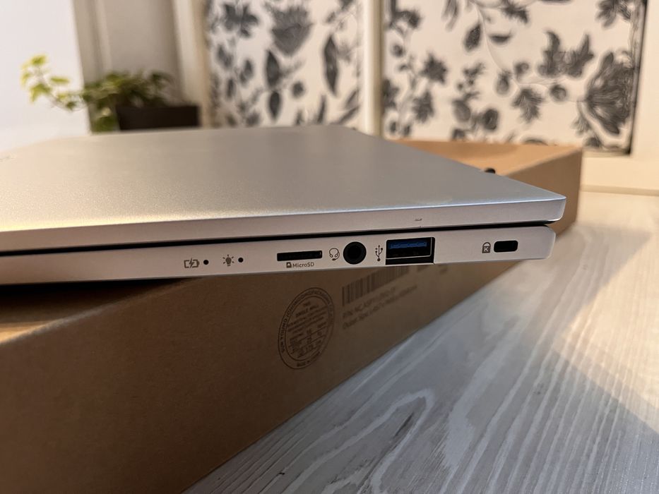 Laptop Acer Swift Go 14 OLED 14” 16GB RAM 1 TB Win 11 Srebrny