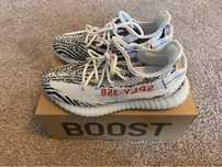 Buty codzienne adidasYeezy Boost 350 V2 white black R.43