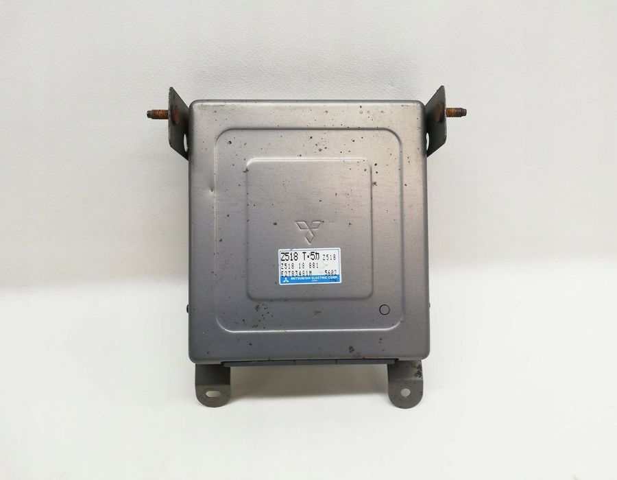 KOMPUTER SILNIKA STEROWNIK MAZDA 323 F V BA 1.5 16V Z51818881 E2T83481M