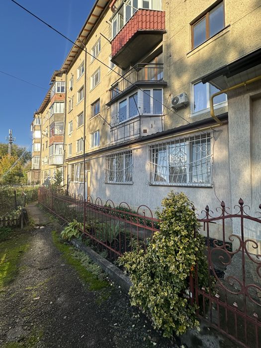 Продаж 3 кімнатна квартира з подвірʼям вул. Тисменецька, Микитинці