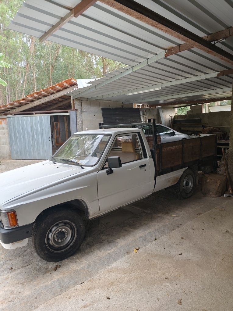 Carrinha de caixa aberta Toyota
