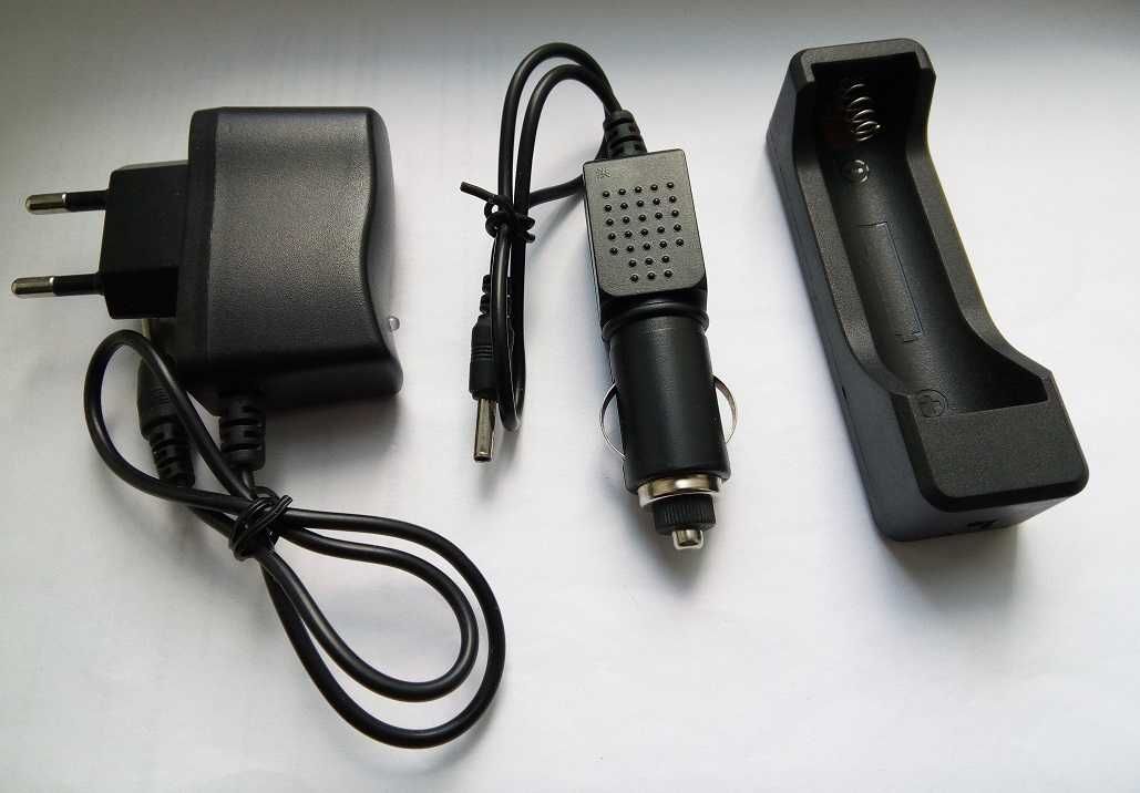 Зарядка акк. 18650 (комплект) на 220V/12V