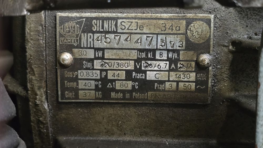 Prasa hydrauliczna do otworów rewolwerowa