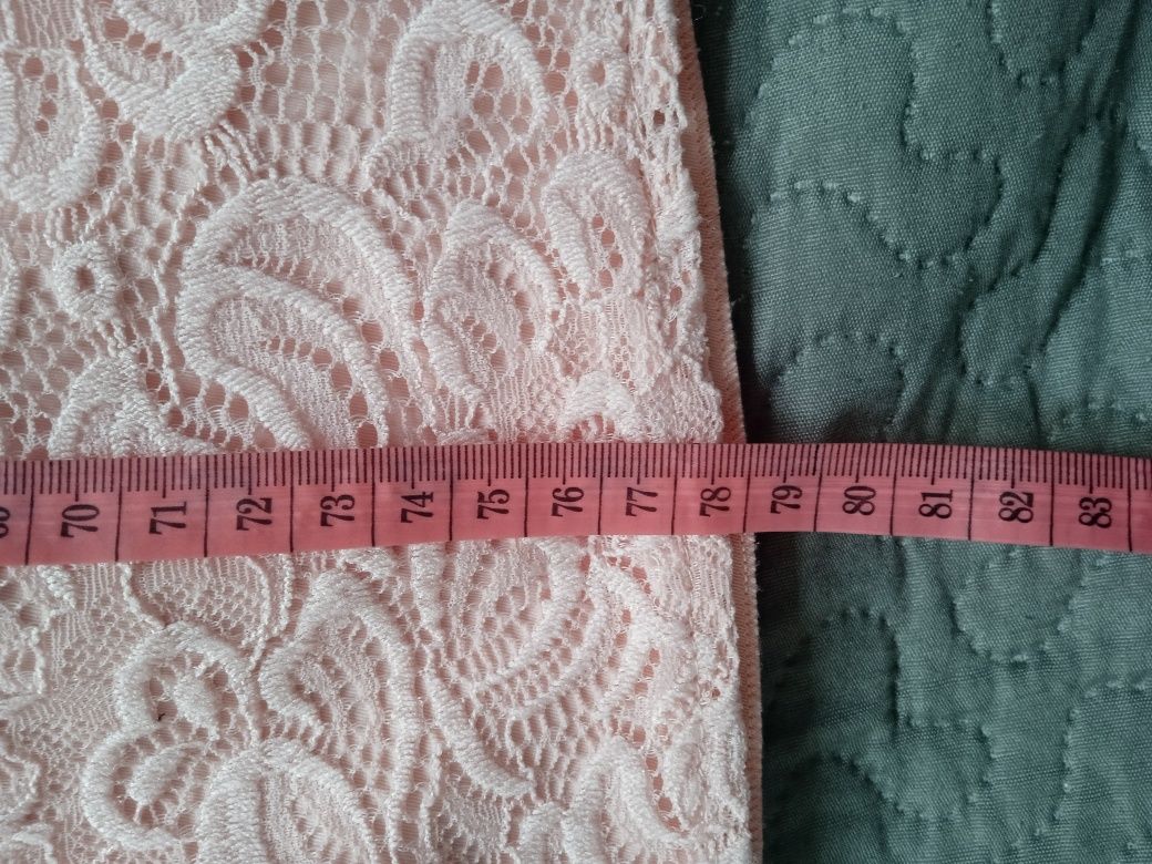 Sukienka koronkowa jasnoróżowa rozmiar 146