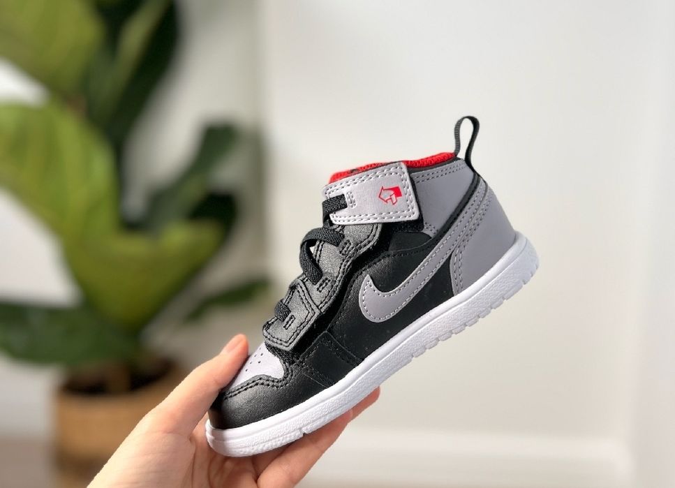 Дитячі Оригінальні кросівки Nike Jordan  26р.