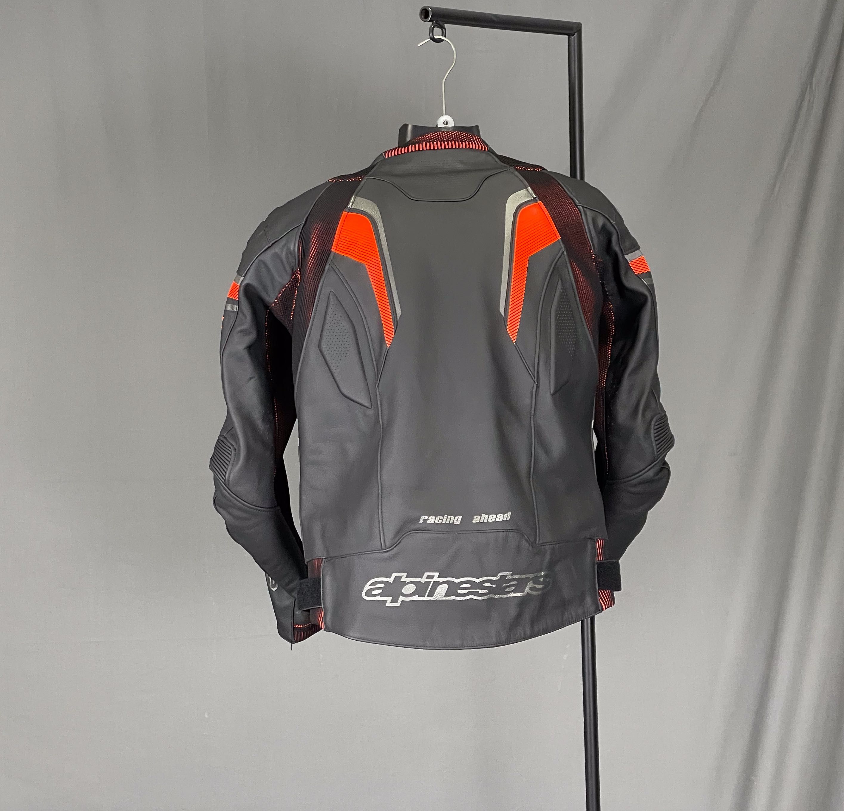 Мотокуртка Alpinestars, Dainese, Macna GP Plus R V3