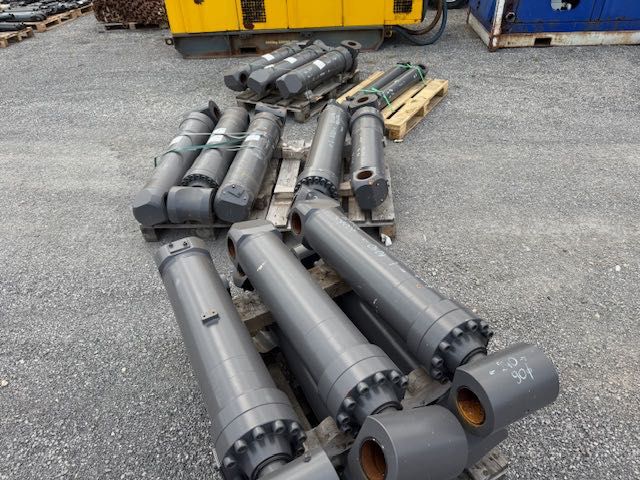 Siłownik hydrauliczny nowy L-1080 średnica 200 mm