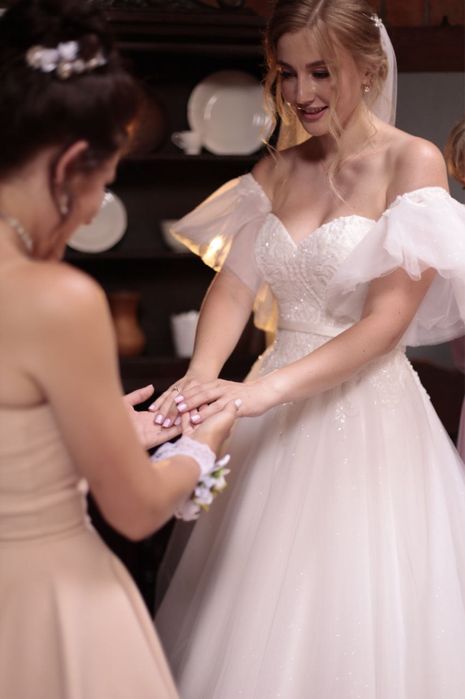 Весільна сукня (свадебное платье), сукня нареченої