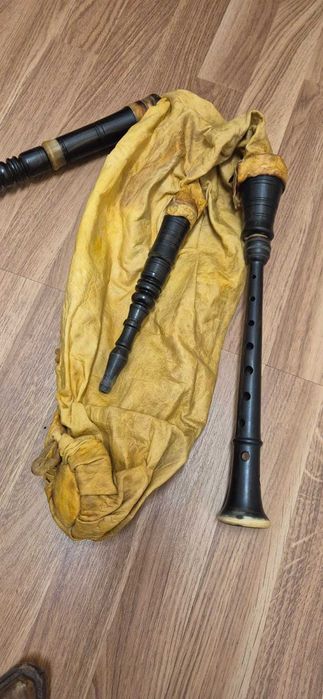 Gaita de foles Transmontana em pau preto de fabrico de Ângelo Arribas