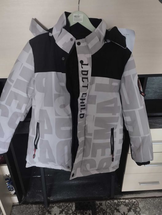 Куртка на хлопчика 140р