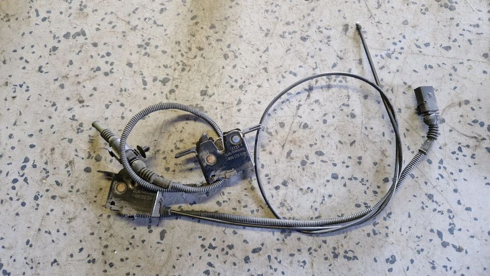 AUDI A8 D3 ZAMKI MASKI LINKA 4E0823509C