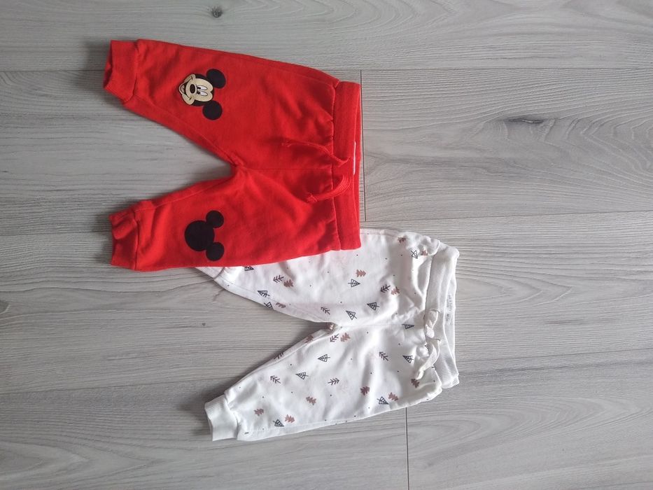 Zestaw dwóch par dresów niemowlęcych 68 cm Mickey Mouse unisex