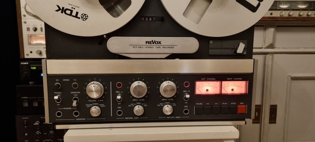 Magnetofon szpulowy REVOX B 77 MK II. 4 track.