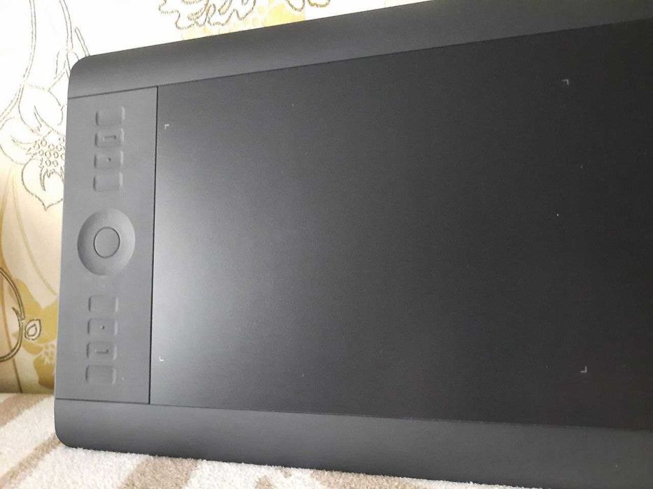 Графический планшет Wacom Intuos 5 Touch M PTH-650