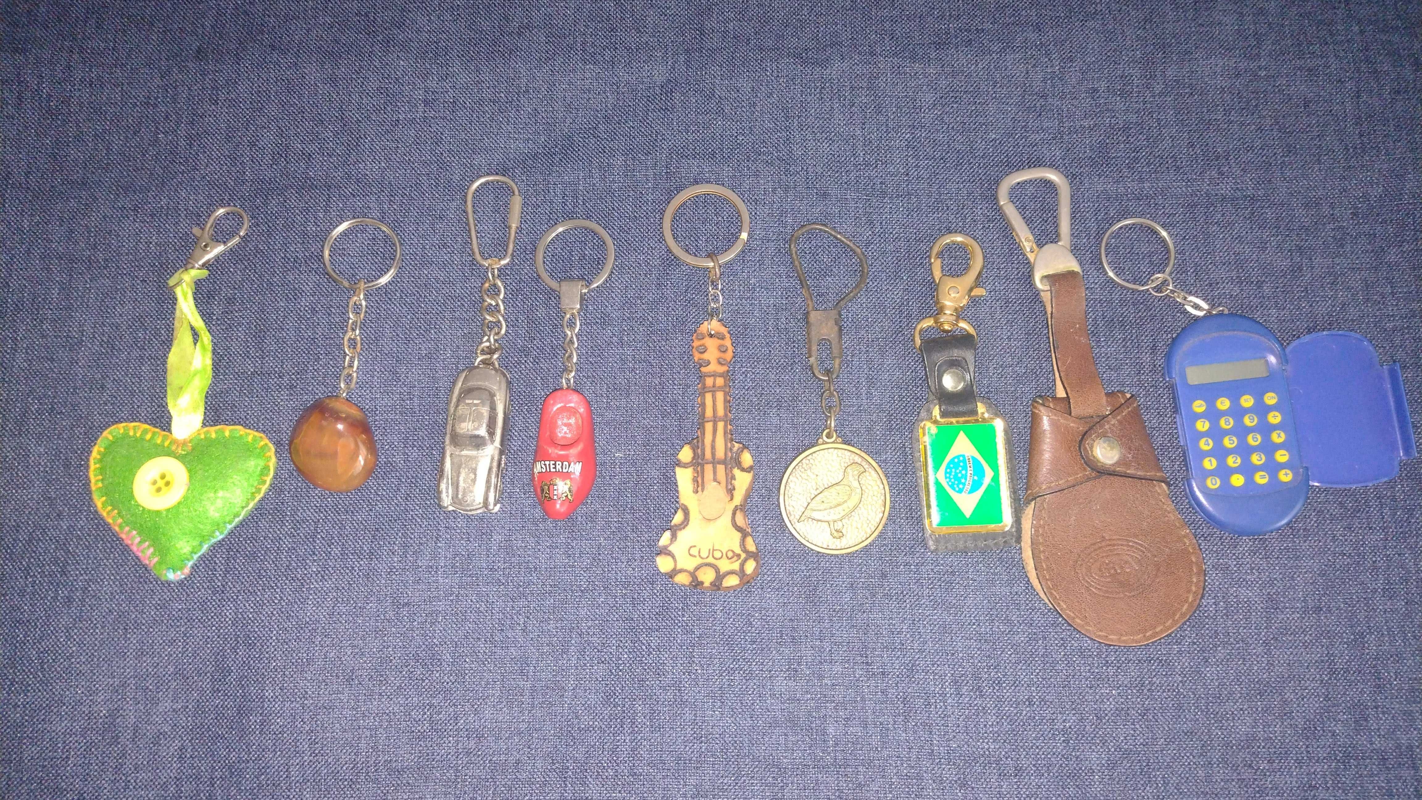 Coleção de 9 porta-chaves, diferentes origens e materiais