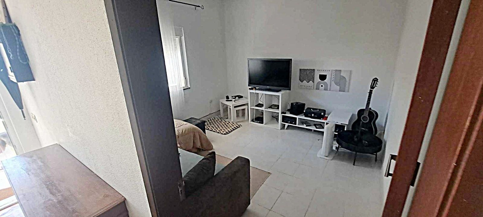Vivenda V4 com 2.860 m² de Terreno Urbano no Centro de Tunes
