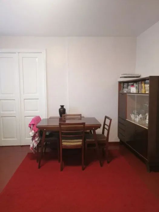 Продам будинок з ексклюзивною земельною ділянкою в центрі міста.