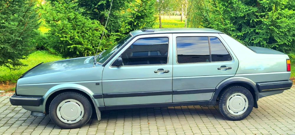 Volkswagen Jetta.  1,6 Бензин. Кпп автомат