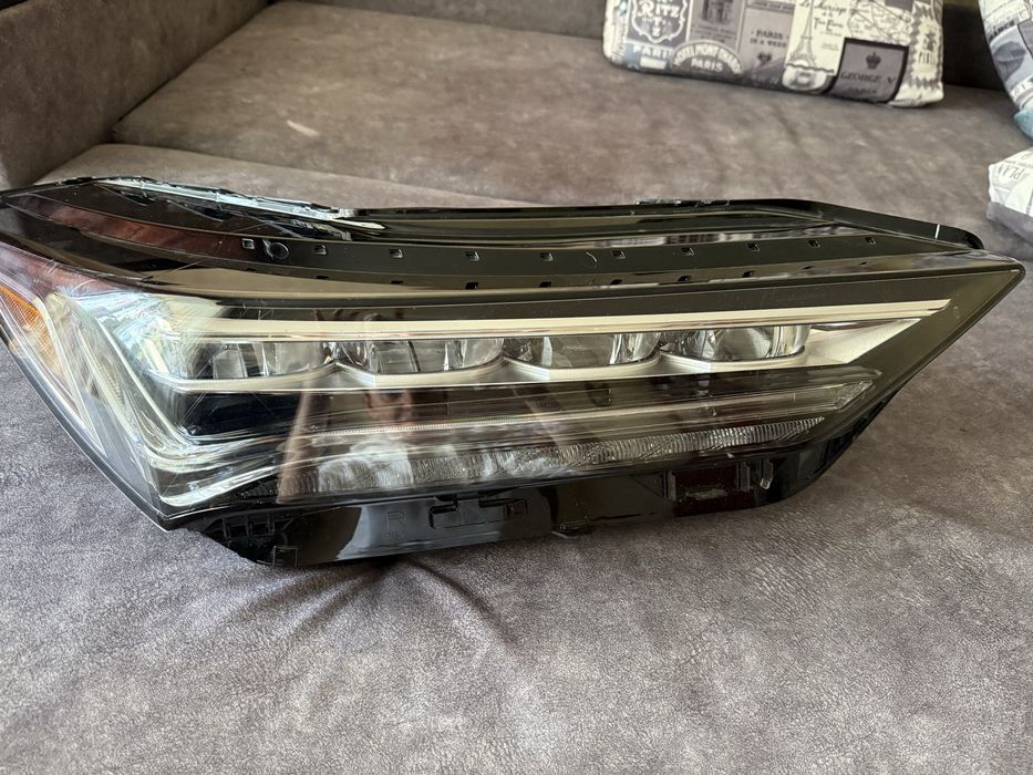 Фара права Acura MDX 2022