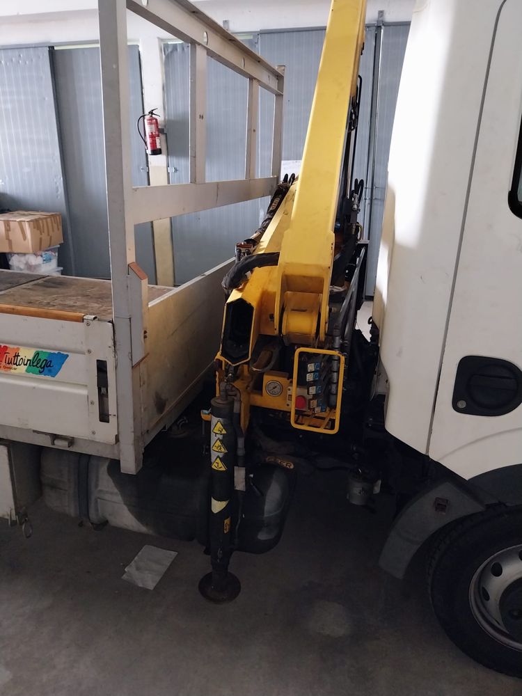 Boa Oportunidade! Nissan Cabstar 35.11 2010 Com Grua