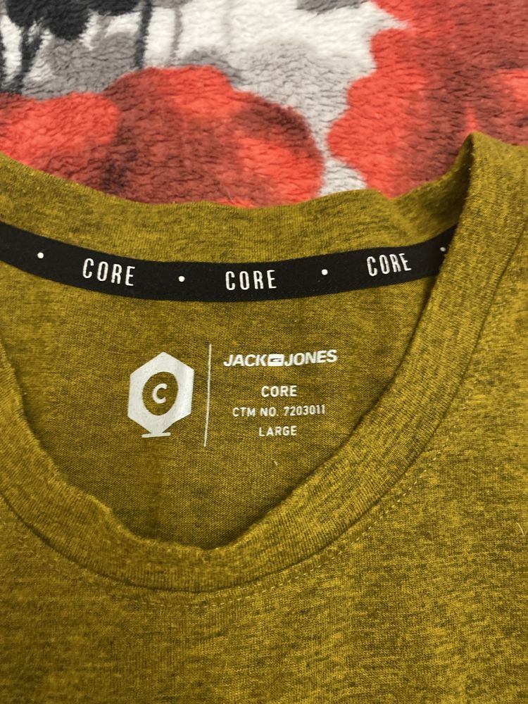 Продам фудболку оригінальну Jask&jones