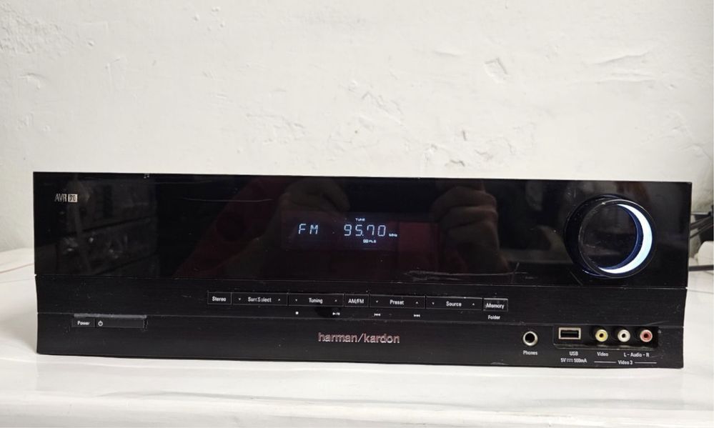 5.1 Am/Fm Amplituner Harman-Kardon AVR-70, 5*70 W HDMI, 3D, USB