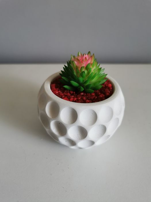 Kaktus sztuczny w doniczce