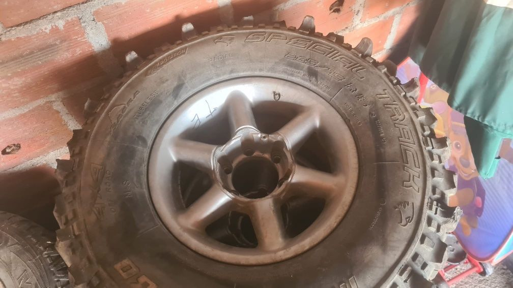 Jantes e peneus 285/75r16