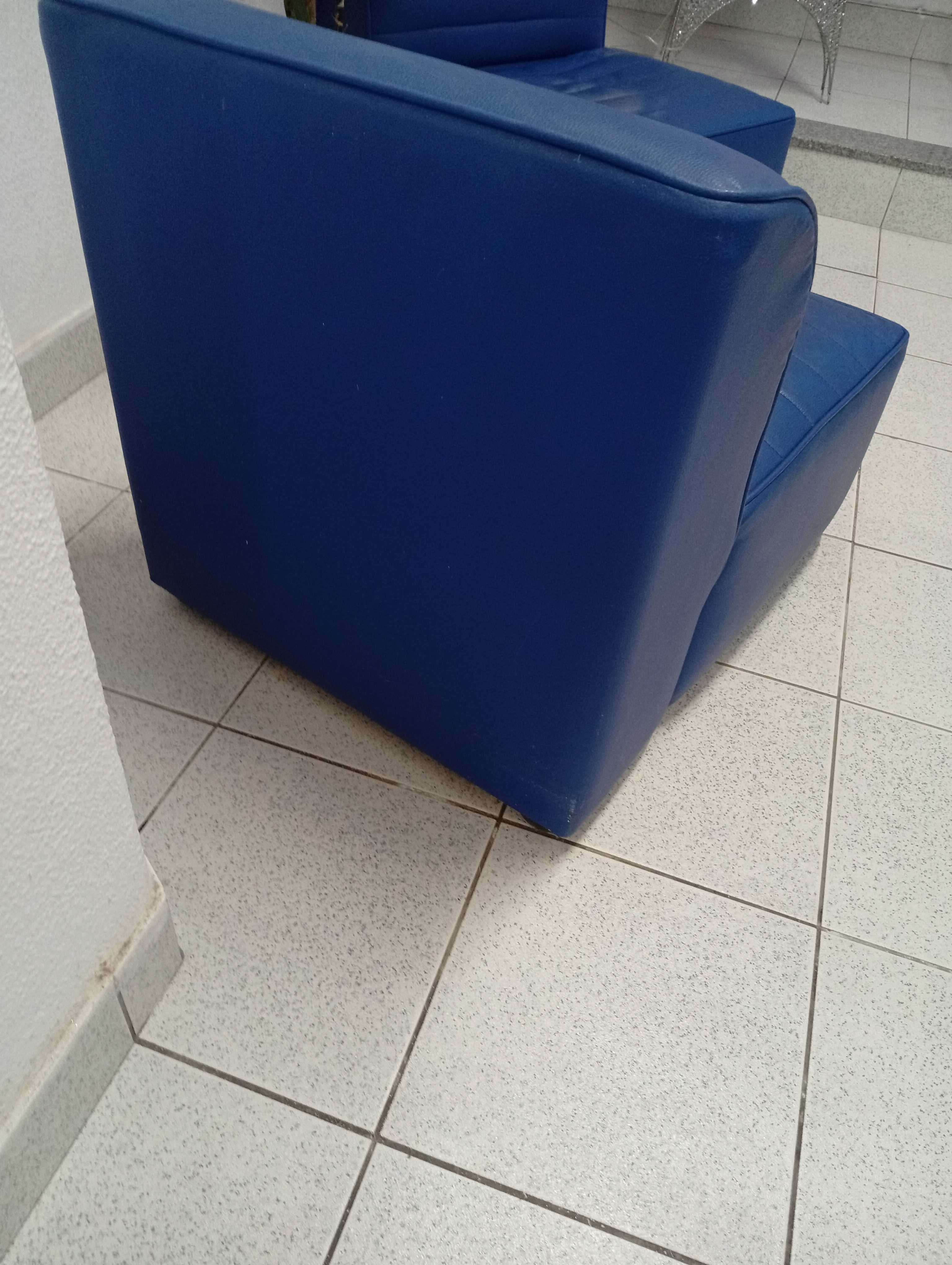 Vendo Sofás impecáveis