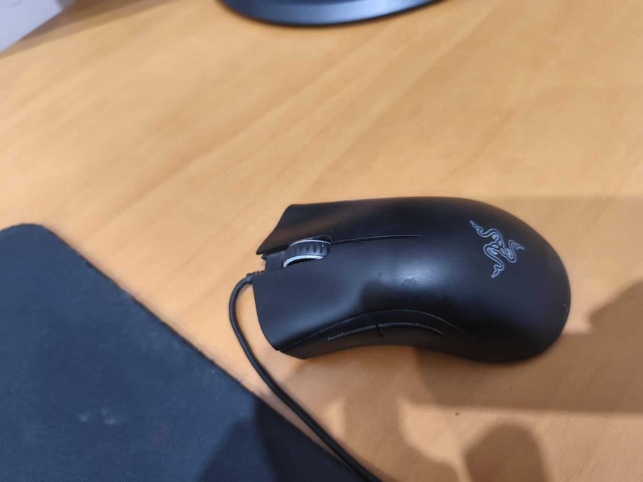 Computador + 2 monitores + teclado + rato + headesets + tapete gaming