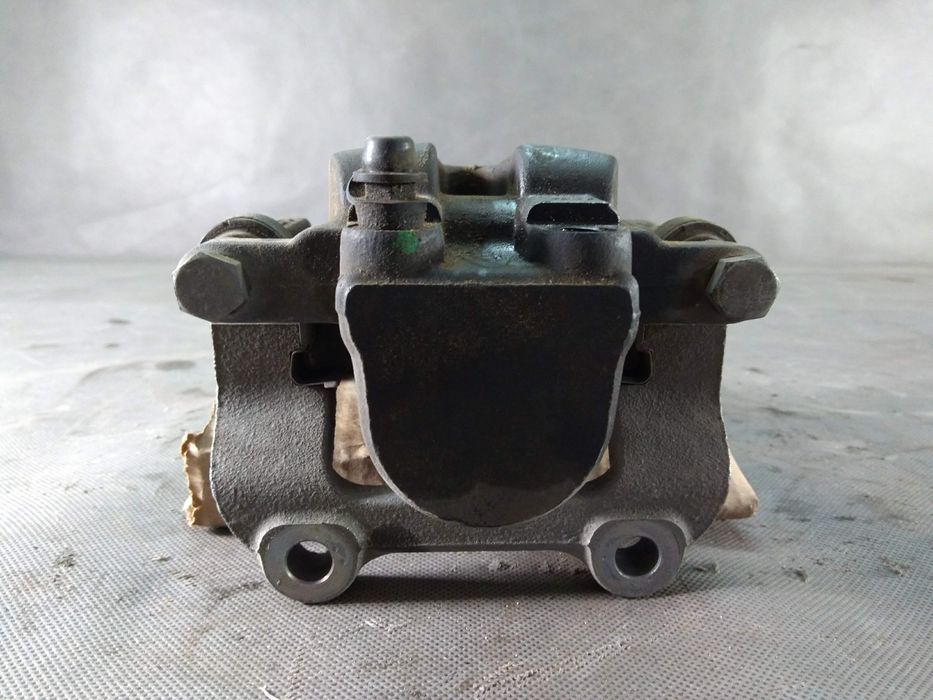 Dodge Challenger Charger 15+ zacisk lewy tył 3.6