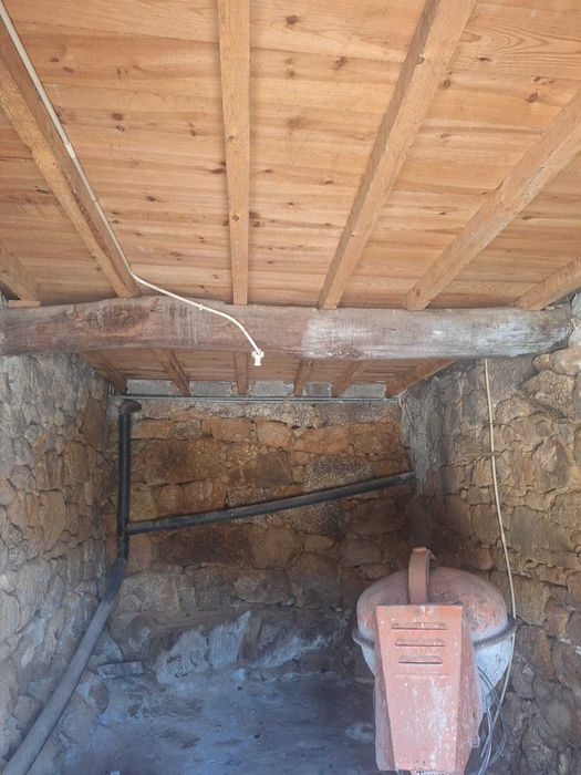 Moradia para Reconstruir na Povoa do Mileu