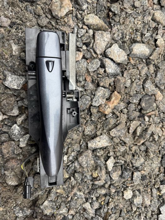 Ручка двері передня права Рено Каджар  в зборі 806068605R .