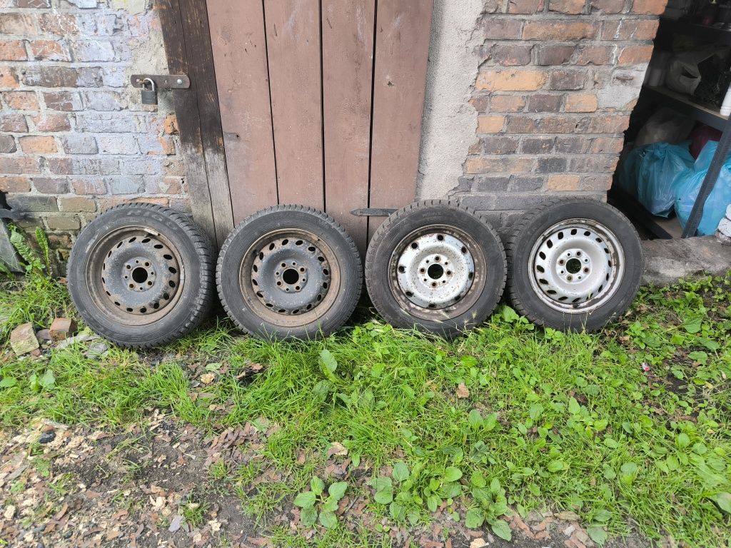 Koła stalowe z oponami zimowymi 155/65 R13