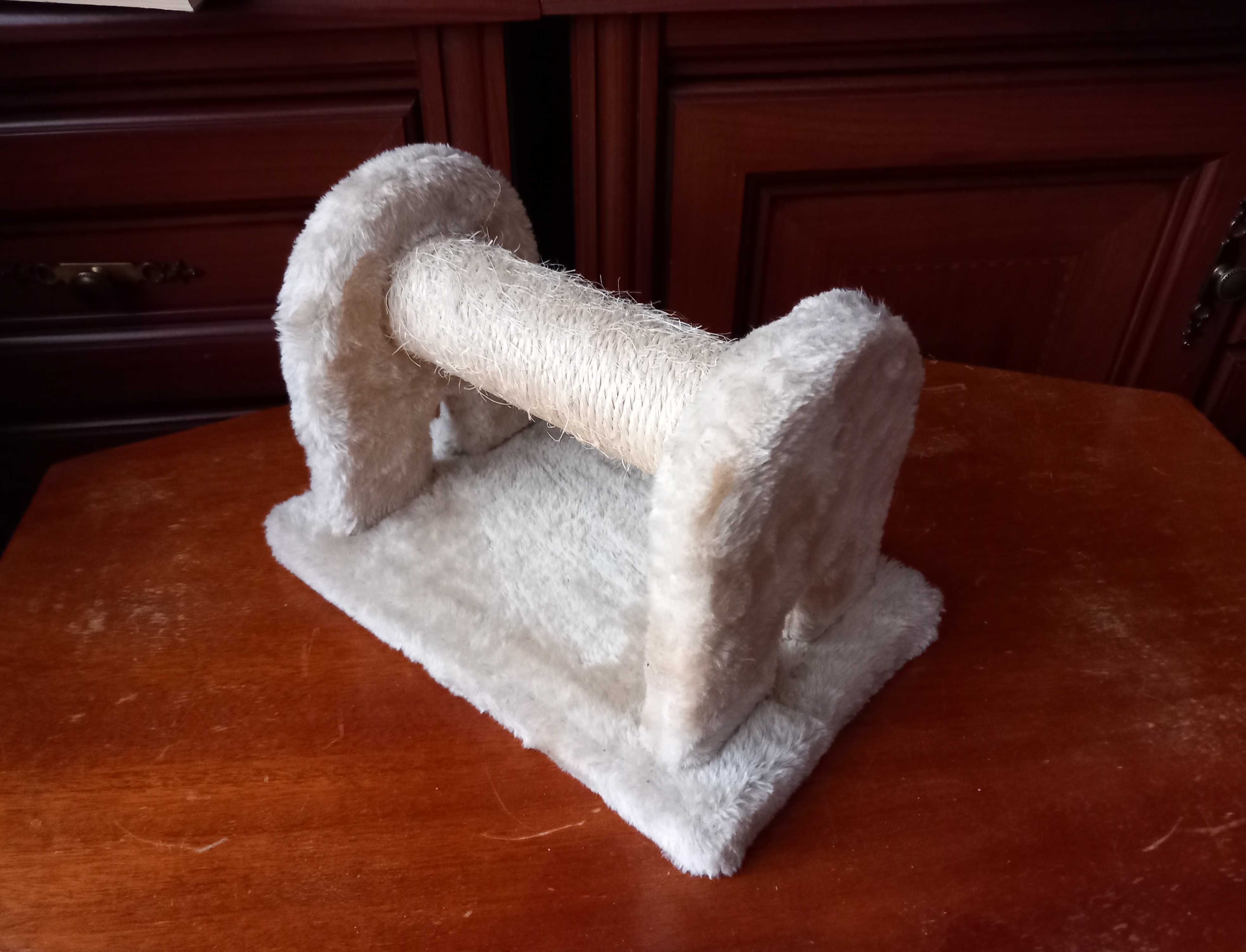 Mały drapak dla kota 28x17x19cm