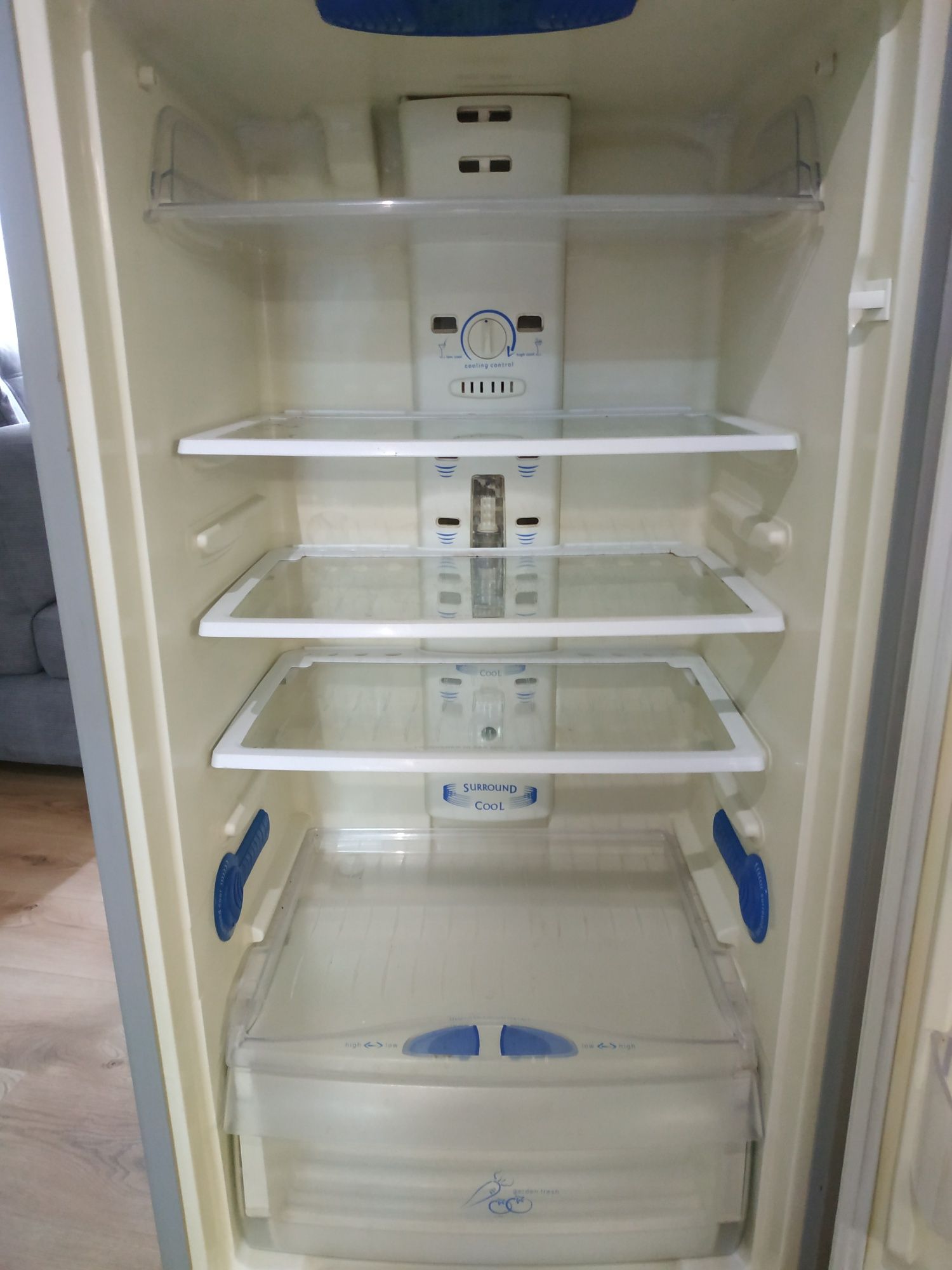 Продам холодильник Whirlpool