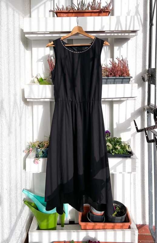 Mała czarna elegancka sukienka asymetryczna z koralikami Reserved M/L