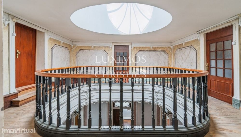 Edifício de traça tradicional para venda em Vila do Conde