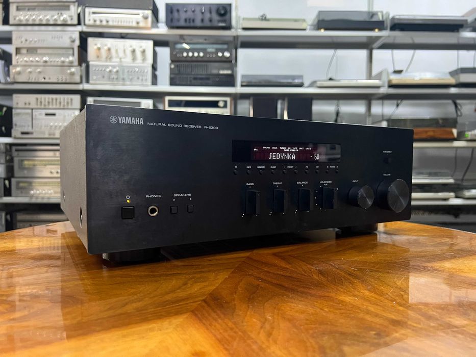 Amplituner Yamaha R-S300, Audio Room