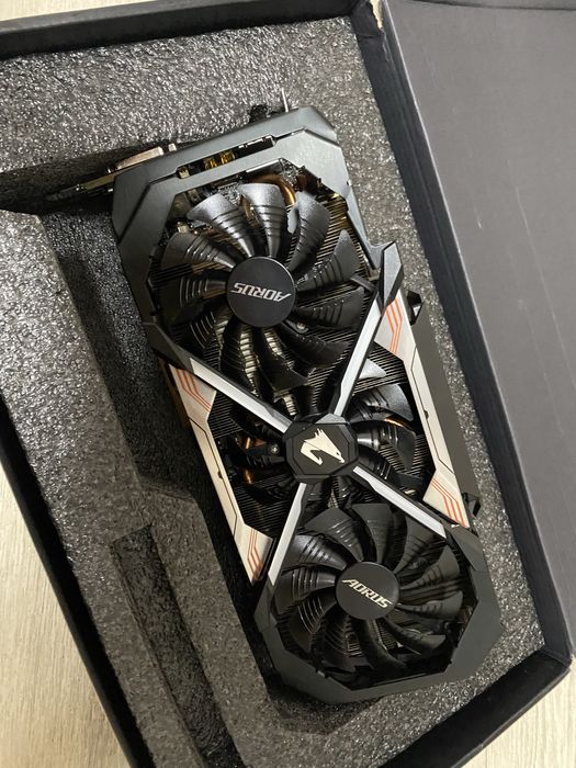 Відеокарта Gigabyte AORUS GTX 1080 Ti 11GB — повний комплект, коробка