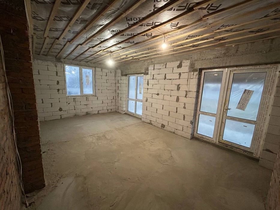 Продам новий будинок в місті Підгородне