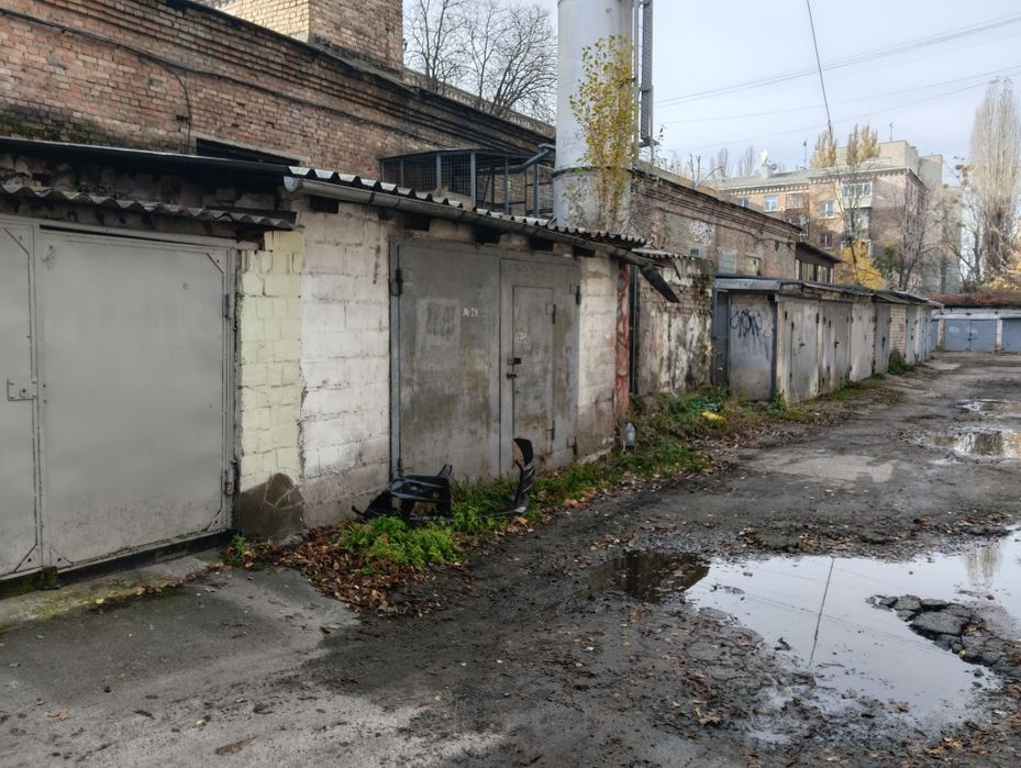 Сдам широкий капитальный гараж в хорошей локации