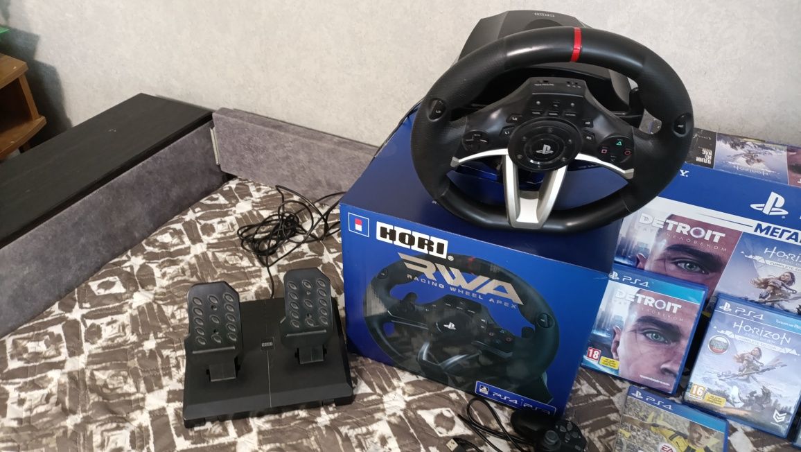 Play station 4 1tb slim та кермо hori rwa racing можу продати окремо